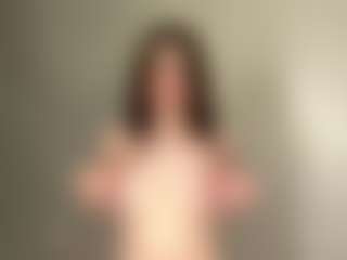 QuyenKolosky's Live Sex Cam Show