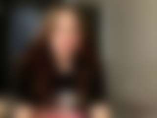 Live cam show with QuyenKolosky - Athletic Young Adult on Dolls Live