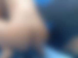 Live cam show with SamanthaBrazer - New Petite on Chatstar