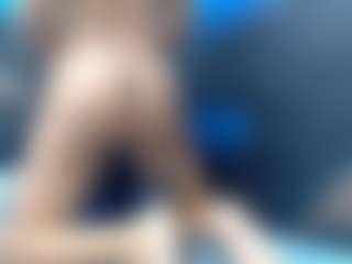 Live cam show with SamanthaBrazer - Smoking on TottyGirls