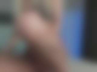 Live cam show with Breeze-see - Strip on Camsoda