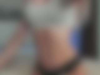 Live cam show with Breeze-see - Skinny on Camsoda