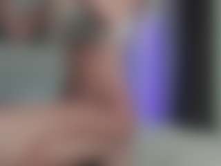 Live cam show with Breeze-see - Erotic Dance on Camsoda