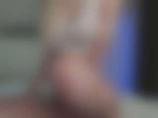 Live cam show with Breeze-see - Middle Aged on Camsoda