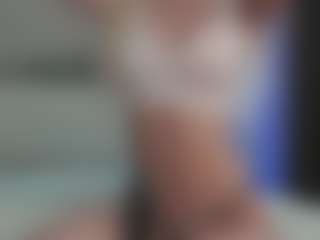 Live cam show with Breeze-see - Small Tits on TottyGirls