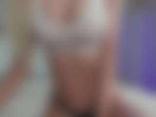 Live cam show with Breeze-see - Lovense Middle Aged on Adult Interactions