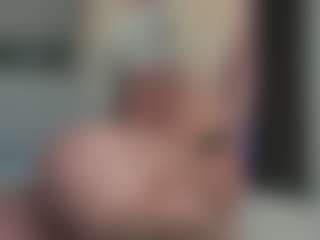 Live cam show with Breeze-see - Skinny on Camsoda