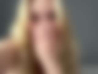 Live cam show with EvelynBomaster - New Anal on SxyPornLive