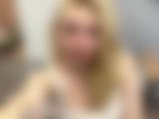 EvelynBomaster's Live Sex Cam Show