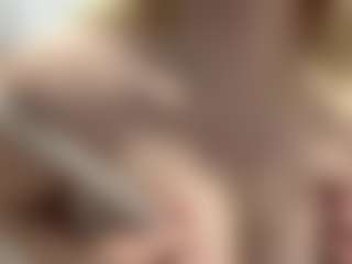 EvelynBomaster's Live Sex Cam Show