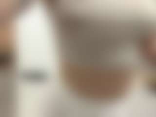 EvelynBomaster's Live Sex Cam Show