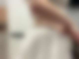 EvelynBomaster's Live Sex Cam Show