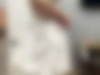 EvelynBomaster's Live Sex Cam Show
