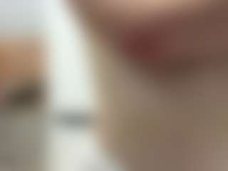 EvelynBomaster's Live Sex Cam Show