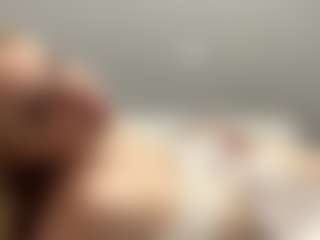 EvelynBomaster's Live Sex Cam Show
