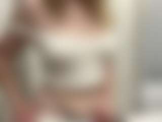 EvelynBomaster's Live Sex Cam Show
