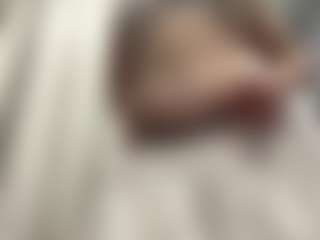 EvelynBomaster's Live Sex Cam Show