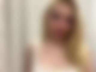 EvelynBomaster's Live Sex Cam Show