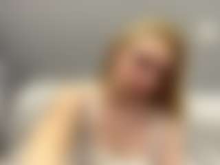 EvelynBomaster's Live Sex Cam Show