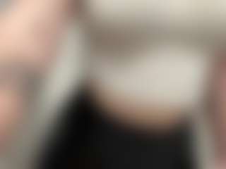 EvelynBomaster's Live Sex Cam Show