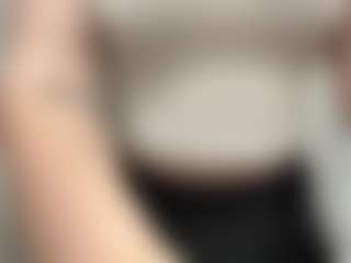 EvelynBomaster's Live Sex Cam Show