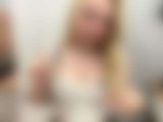Live cam show with EvelynBomaster - New Blowjob on CamClone