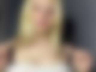 EvelynBomaster's Live Sex Cam Show