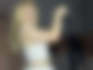 EvelynBomaster's Live Sex Cam Show