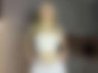 EvelynBomaster's Live Sex Cam Show
