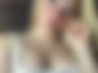 EvelynBomaster's Live Sex Cam Show
