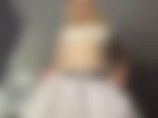 EvelynBomaster's Live Sex Cam Show