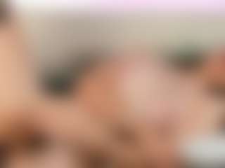 itschloelaurent's Live Sex Cam Show