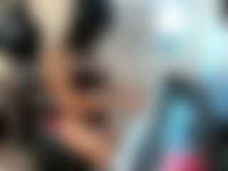 itschloelaurent's Live Sex Cam Show