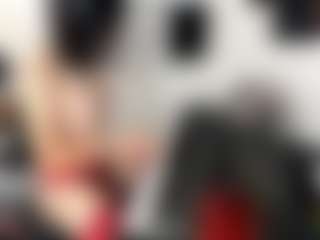 itschloelaurent's Live Sex Cam Show