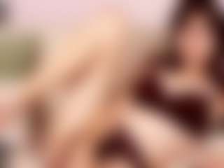 itschloelaurent's Live Sex Cam Show