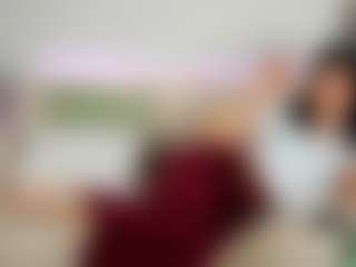 itschloelaurent's Live Sex Cam Show