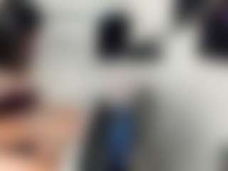 itschloelaurent's Live Sex Cam Show