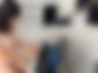 itschloelaurent's Live Sex Cam Show