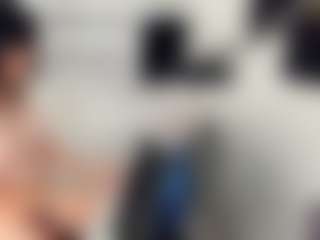 itschloelaurent's Live Sex Cam Show