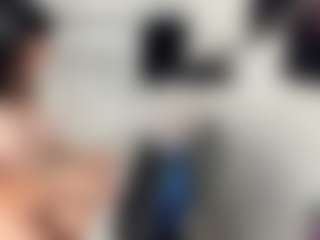 itschloelaurent's Live Sex Cam Show