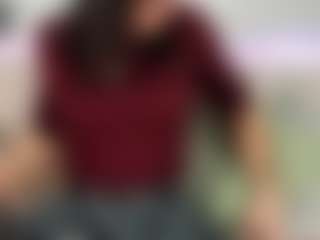 itschloelaurent's Live Sex Cam Show
