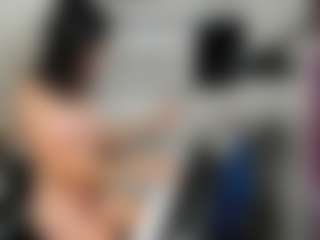 itschloelaurent's Live Sex Cam Show
