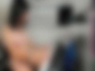 itschloelaurent's Live Sex Cam Show