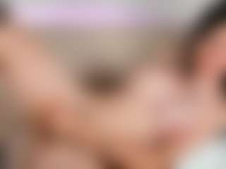itschloelaurent's Live Sex Cam Show