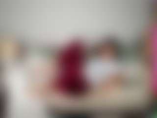 itschloelaurent's Live Sex Cam Show