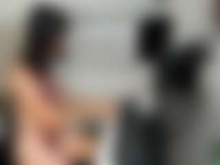 itschloelaurent's Live Sex Cam Show