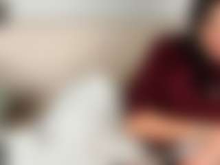 itschloelaurent's Live Sex Cam Show