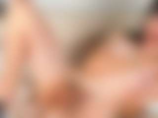 itschloelaurent's Live Sex Cam Show