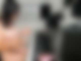 Live cam show with itschloelaurent - Spank on Camsoda