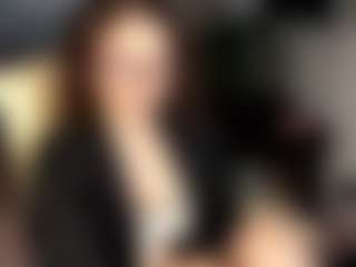 Live cam show with LilliamBeen - Petite on livesuperchat.net